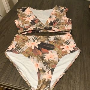 Old navy swim suit size large